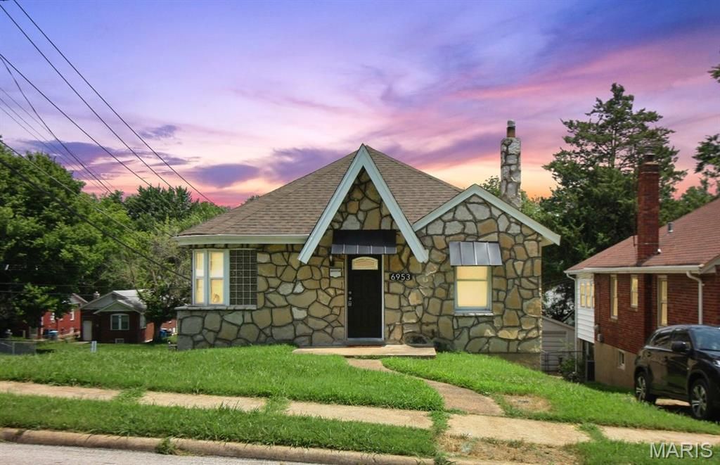 6953 Glenmore Avenue, Velda City, MO 63121