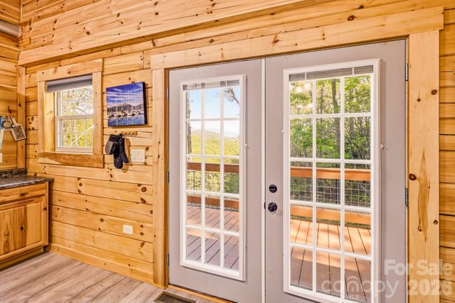 20 Laurel Cottage Lane, Black Mountain, NC 28711
