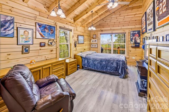 20 Laurel Cottage Lane, Black Mountain, NC 28711