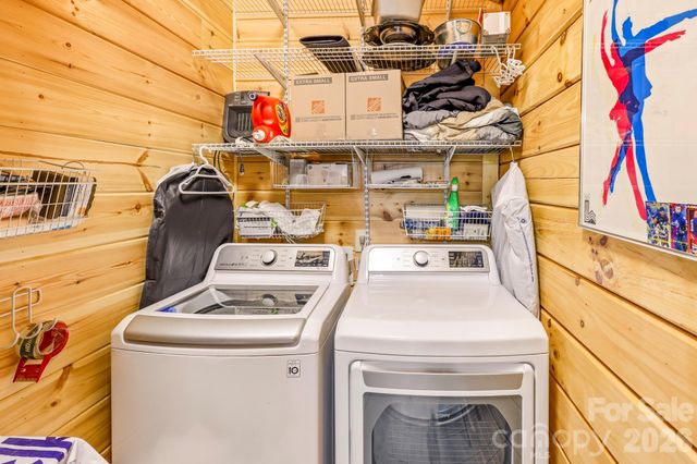 20 Laurel Cottage Lane, Black Mountain, NC 28711
