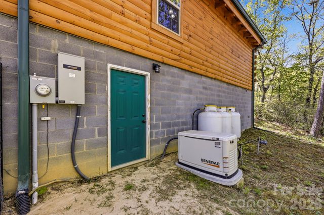 20 Laurel Cottage Lane, Black Mountain, NC 28711