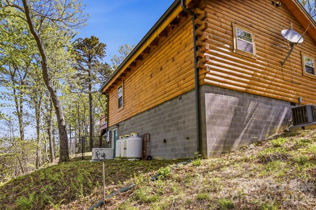 20 Laurel Cottage Lane, Black Mountain, NC 28711