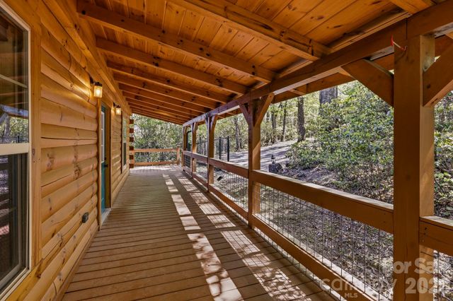20 Laurel Cottage Lane, Black Mountain, NC 28711