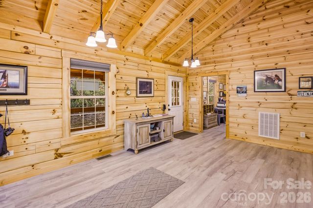 20 Laurel Cottage Lane, Black Mountain, NC 28711