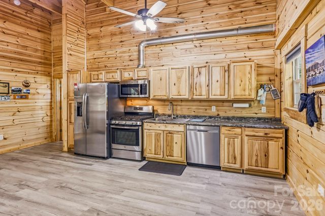20 Laurel Cottage Lane, Black Mountain, NC 28711