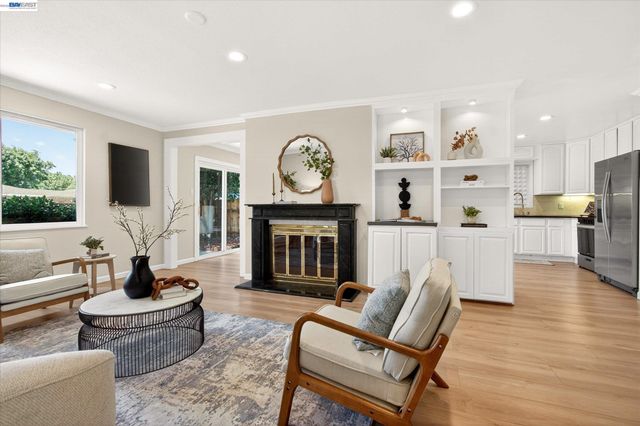 740 Harvard Dr, Pleasant Hill, CA 94523