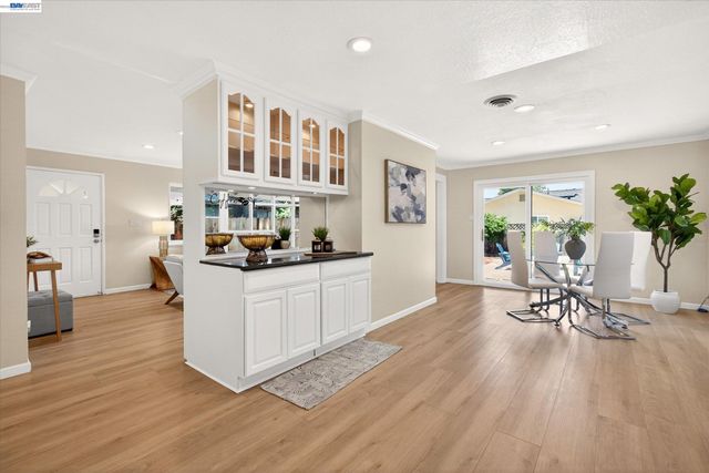 740 Harvard Dr, Pleasant Hill, CA 94523
