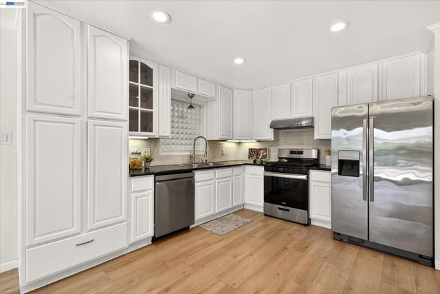 740 Harvard Dr, Pleasant Hill, CA 94523