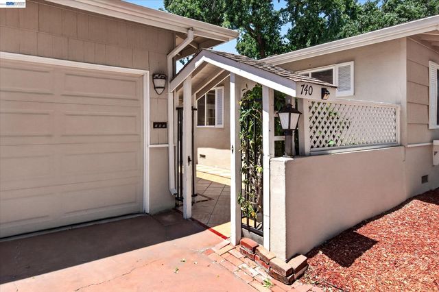 740 Harvard Dr, Pleasant Hill, CA 94523