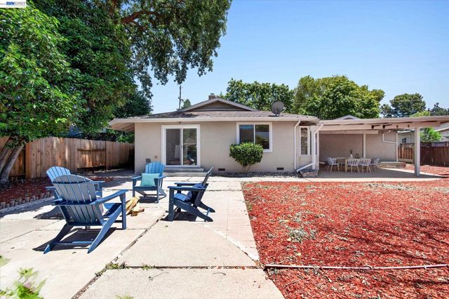 740 Harvard Dr, Pleasant Hill, CA 94523