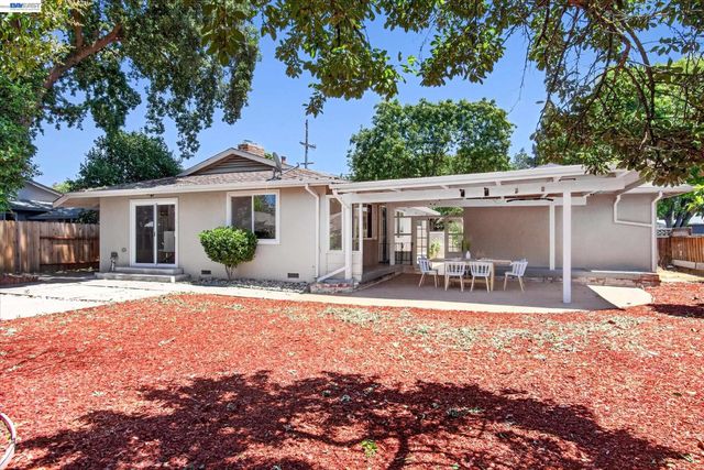 740 Harvard Dr, Pleasant Hill, CA 94523