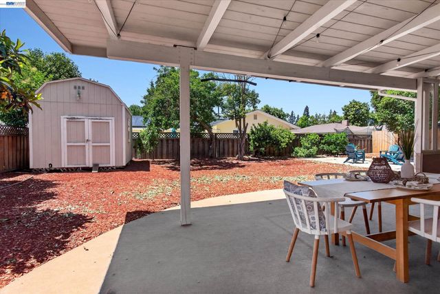 740 Harvard Dr, Pleasant Hill, CA 94523