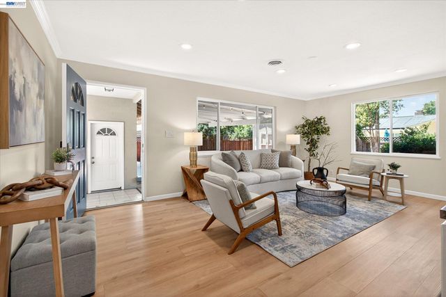 740 Harvard Dr, Pleasant Hill, CA 94523