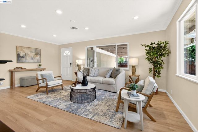 740 Harvard Dr, Pleasant Hill, CA 94523