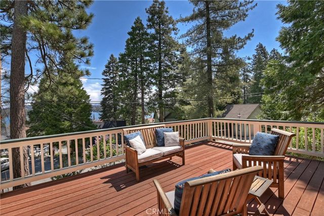 242 Holiday Drive, Lake Arrowhead, CA 92352