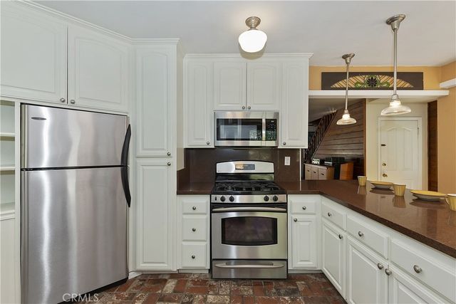 242 Holiday Drive, Lake Arrowhead, CA 92352