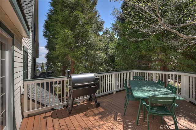 242 Holiday Drive, Lake Arrowhead, CA 92352
