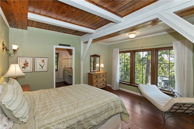 242 Holiday Drive, Lake Arrowhead, CA 92352