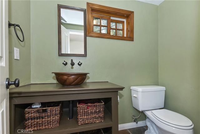 242 Holiday Drive, Lake Arrowhead, CA 92352