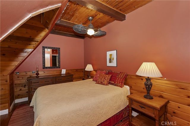 242 Holiday Drive, Lake Arrowhead, CA 92352