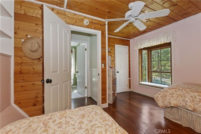 242 Holiday Drive, Lake Arrowhead, CA 92352