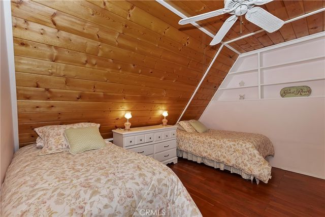 242 Holiday Drive, Lake Arrowhead, CA 92352