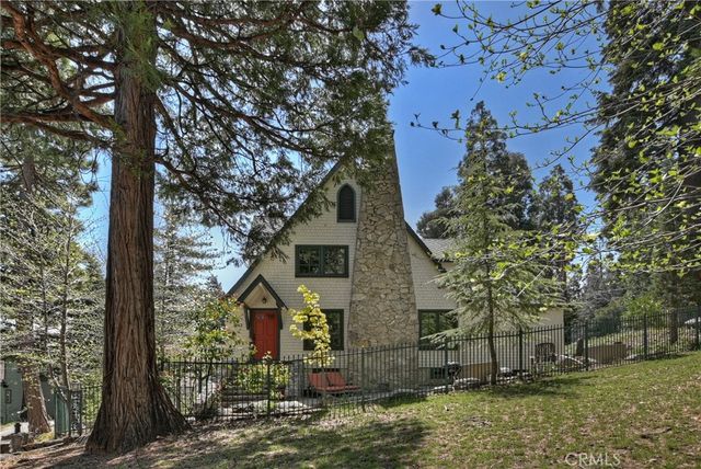 242 Holiday Drive, Lake Arrowhead, CA 92352