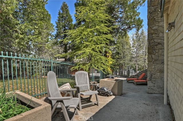 242 Holiday Drive, Lake Arrowhead, CA 92352