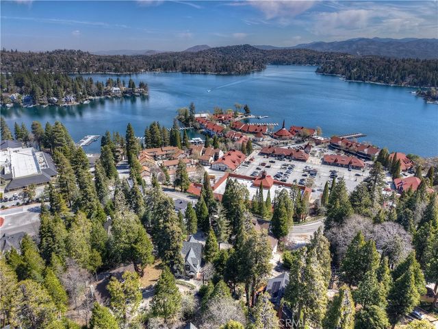 242 Holiday Drive, Lake Arrowhead, CA 92352