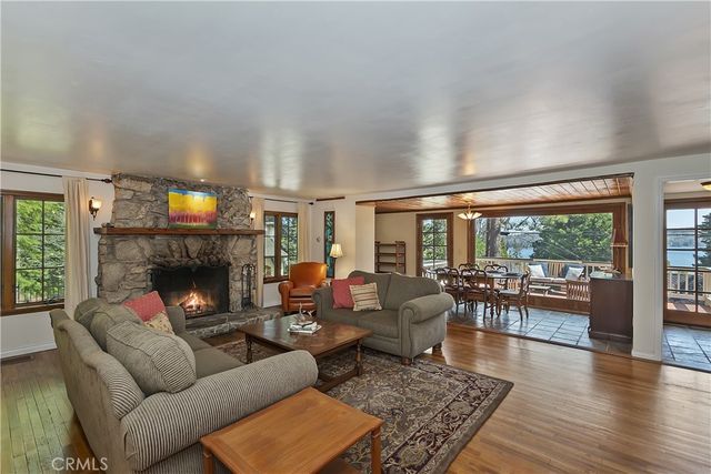 242 Holiday Drive, Lake Arrowhead, CA 92352