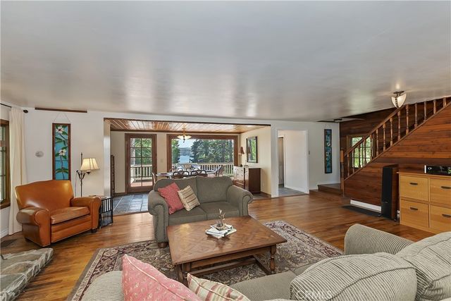 242 Holiday Drive, Lake Arrowhead, CA 92352