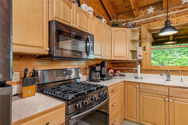 154 Summer Lane, Clayton, GA 30525