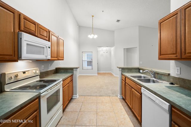 7920 MERRILL Road 1812, Jacksonville, FL 32277