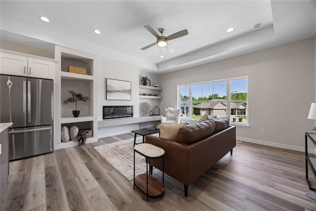 706 Silver Lane, Iowa City, IA 52245