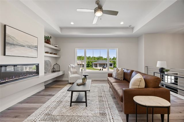 706 Silver Lane, Iowa City, IA 52245