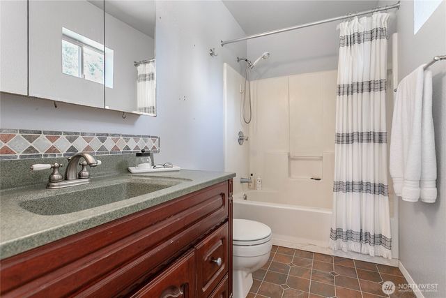 7506 Woodland Road, Ferndale, WA 98248