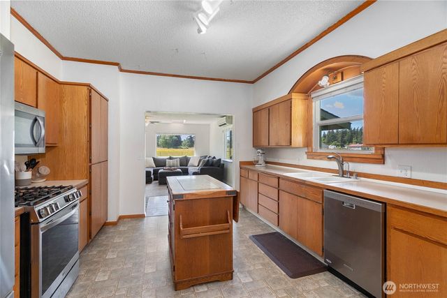 7506 Woodland Road, Ferndale, WA 98248