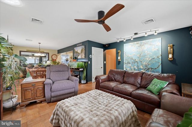 61 NATALIE LN, Harpers Ferry, WV 25425