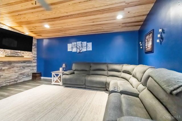 1811 Louis Lane, Goshen Twp, OH 45122