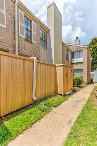 14600 Fonmeadow Drive 1105, Houston, TX 77035