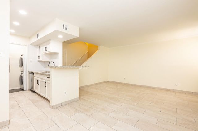 14600 Fonmeadow Drive 1105, Houston, TX 77035