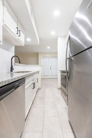 14600 Fonmeadow Drive 1105, Houston, TX 77035