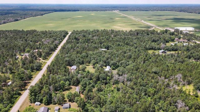 976 Blackhawk Court, Hancock, WI 54943