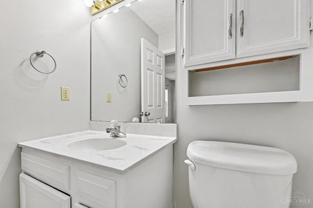 682 Bobolink Court, Union Twp, OH 45244