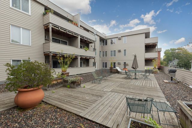 2425 E Franklin Avenue 205, Minneapolis, MN 55406
