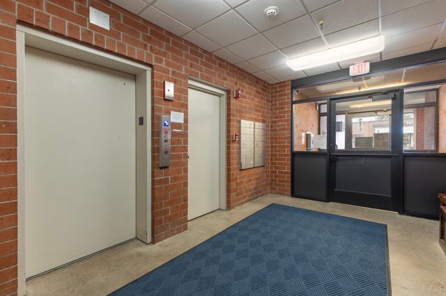 2425 E Franklin Avenue 205, Minneapolis, MN 55406