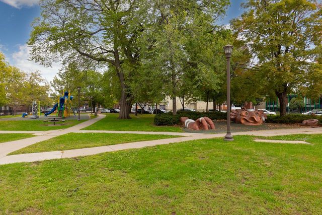 2425 E Franklin Avenue 205, Minneapolis, MN 55406