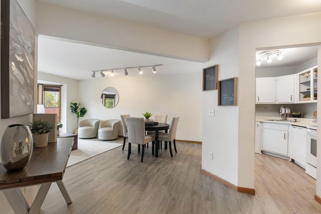 2425 E Franklin Avenue 205, Minneapolis, MN 55406