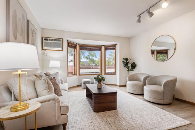 2425 E Franklin Avenue 205, Minneapolis, MN 55406