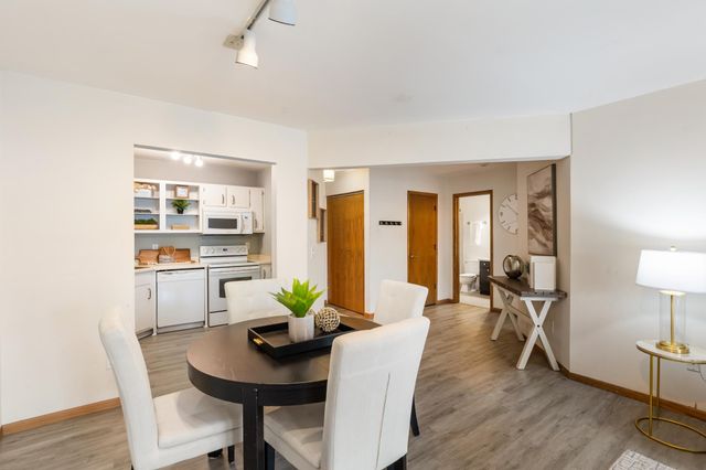 2425 E Franklin Avenue 205, Minneapolis, MN 55406